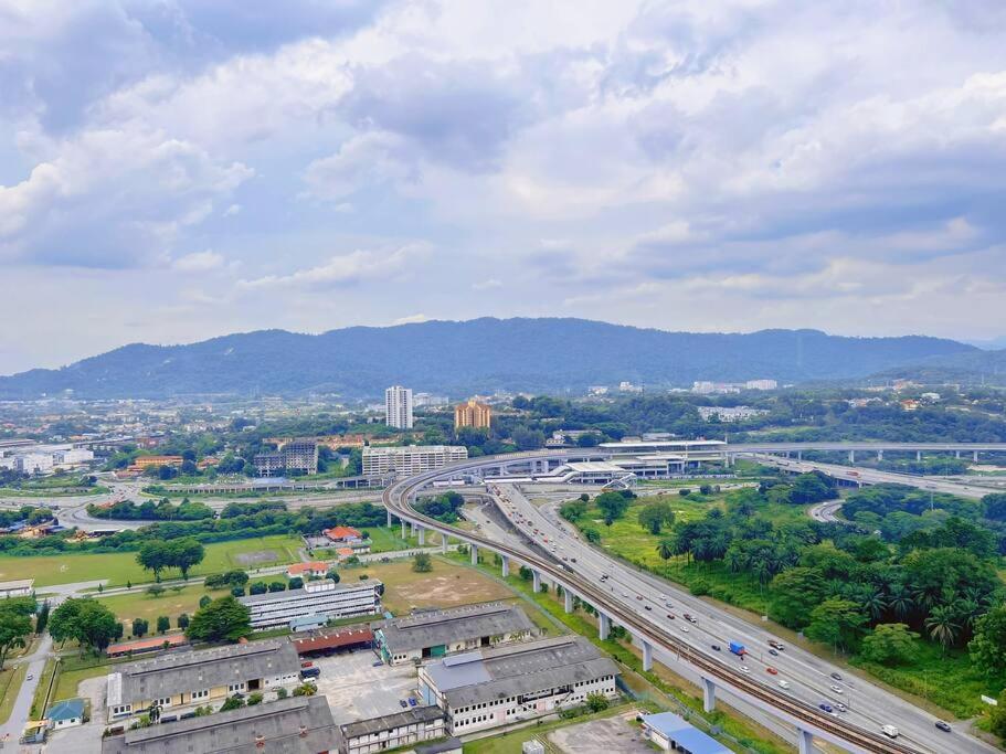 Heritage Studio With Balcony D'Sara, Direct Mrt Kampung Selamat, Near Thomson And Sungai Buloh Hospital Шах Алам Екстериор снимка
